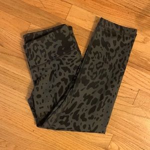 Lululemon capri leggings size 6